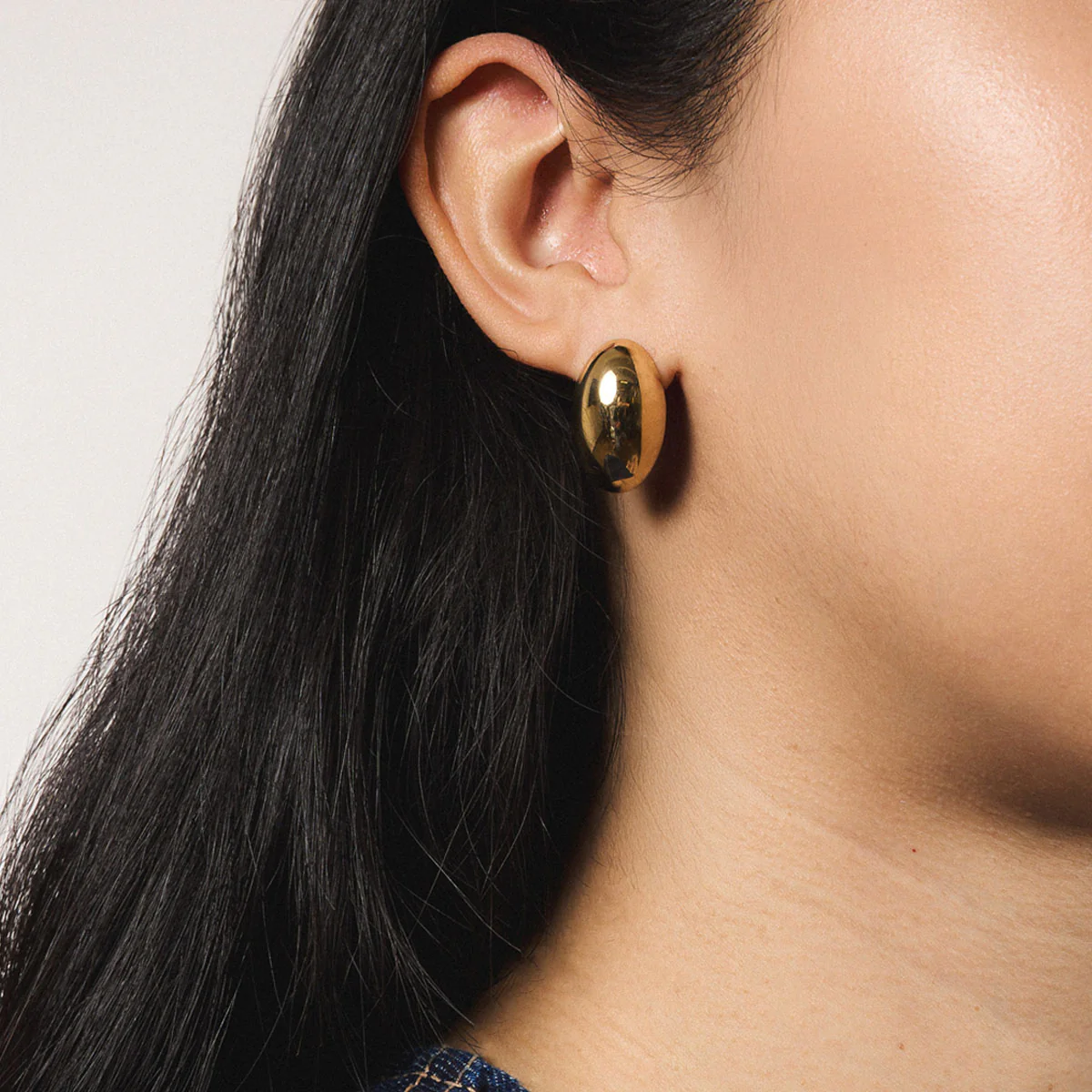 Oval Studs in Titanium - Image 3